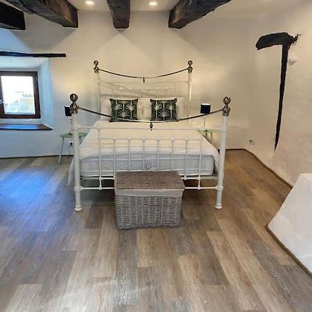 Spacious 1 Bed Home With Shared Pool Champagnac-la-Rivière المظهر الخارجي الصورة