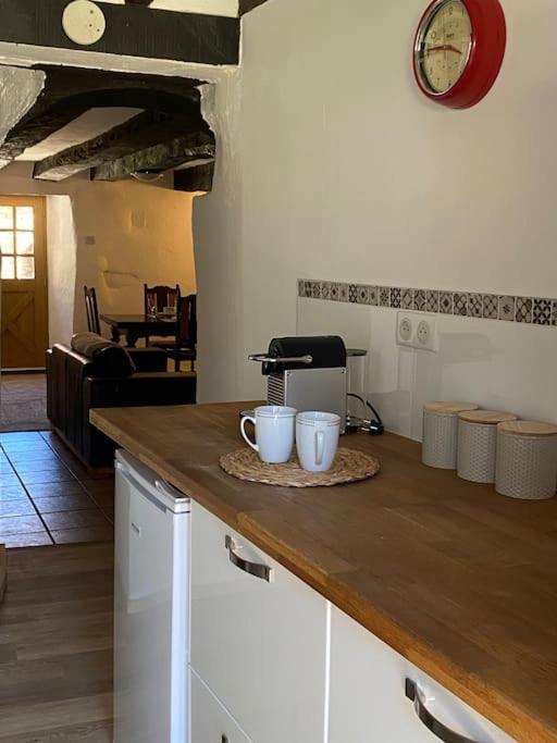 Spacious 1 Bed Home With Shared Pool Champagnac-la-Rivière المظهر الخارجي الصورة