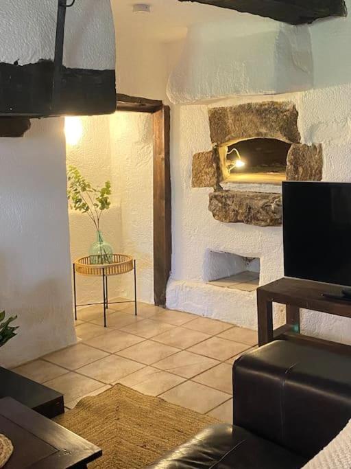 Spacious 1 Bed Home With Shared Pool Champagnac-la-Rivière المظهر الخارجي الصورة